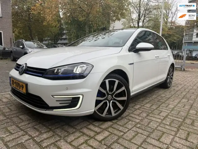 Volkswagen Golf GTE 1.4 TSI Navi/Leer/Panoramadak