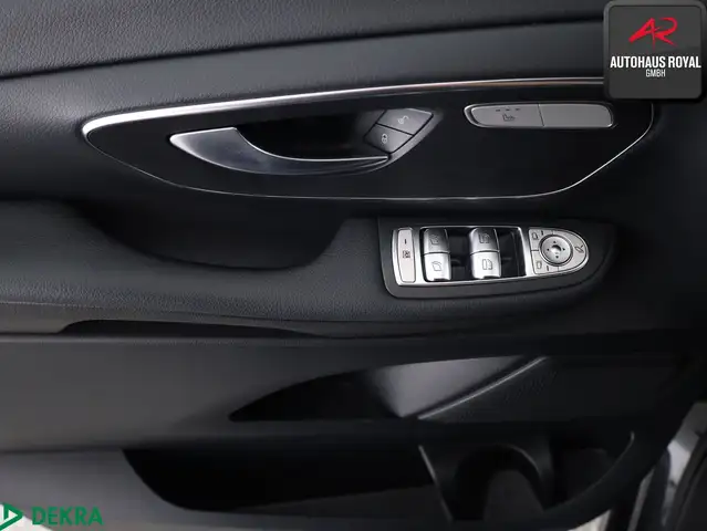 Mercedes-Benz V-Class view 15