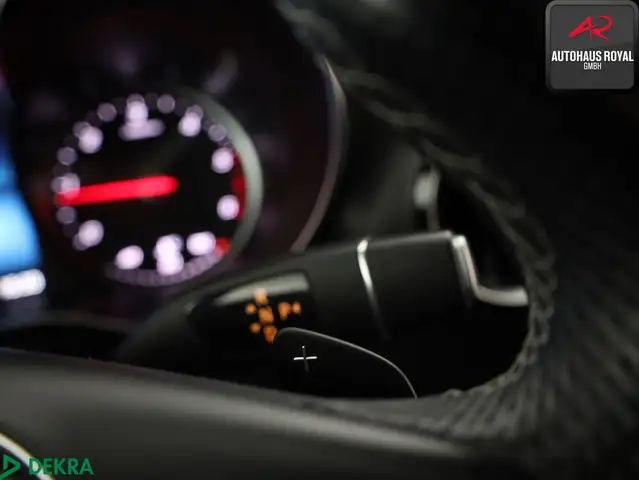 Mercedes-Benz V-Class view 19