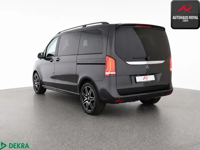Mercedes-Benz V-Class view 3