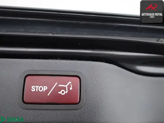 Mercedes-Benz V-Class view 26