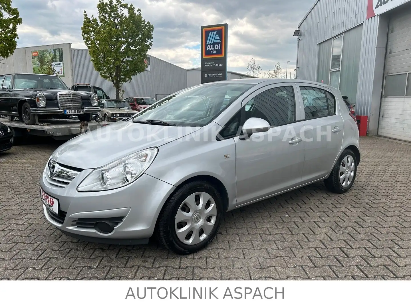 Opel Corsa D Edition * TÜV NEU * KLIMA * Argent - 1