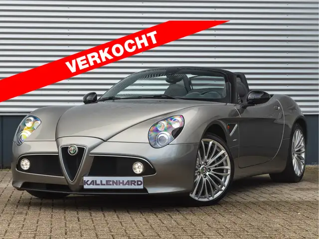 Alfa Romeo 8C Competizione Spider 4.7 V8