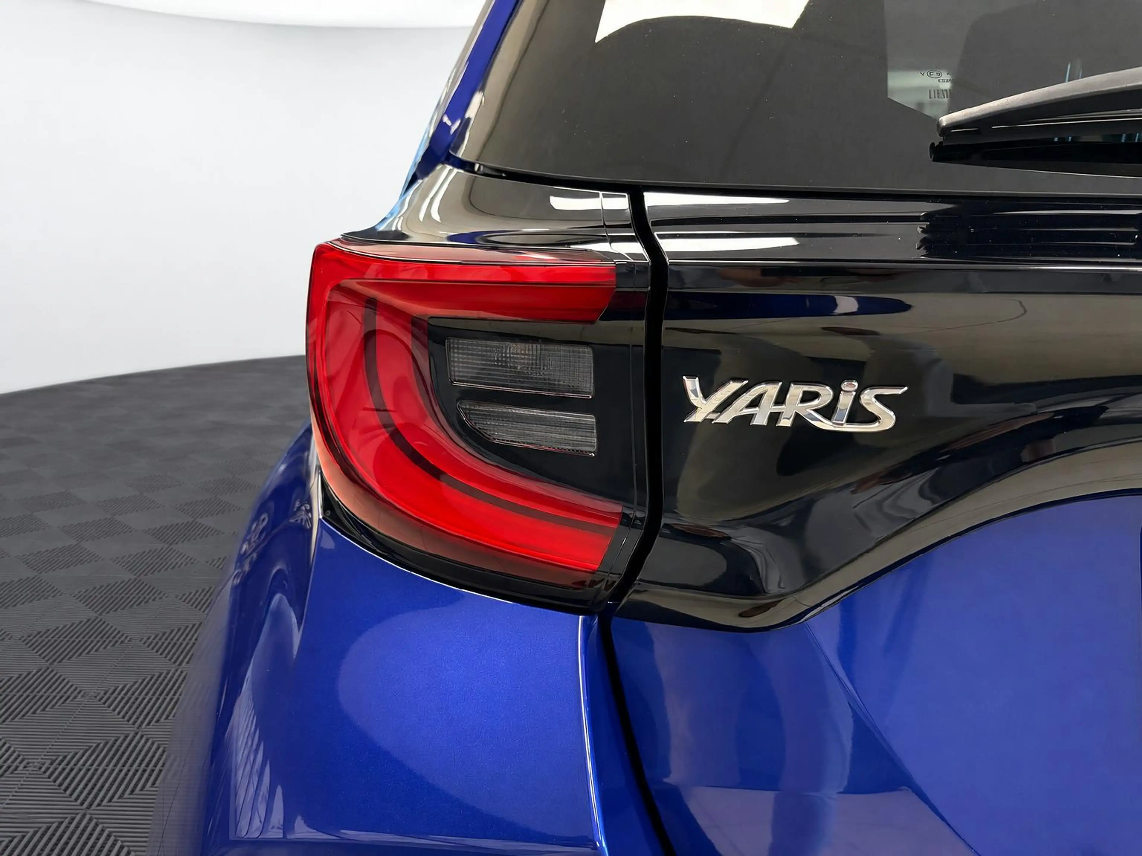 Toyota Yaris 1.5 HYBRID DYNAMIC-PACK GARANTIE TOT 2035 BLIND SP — photo 34