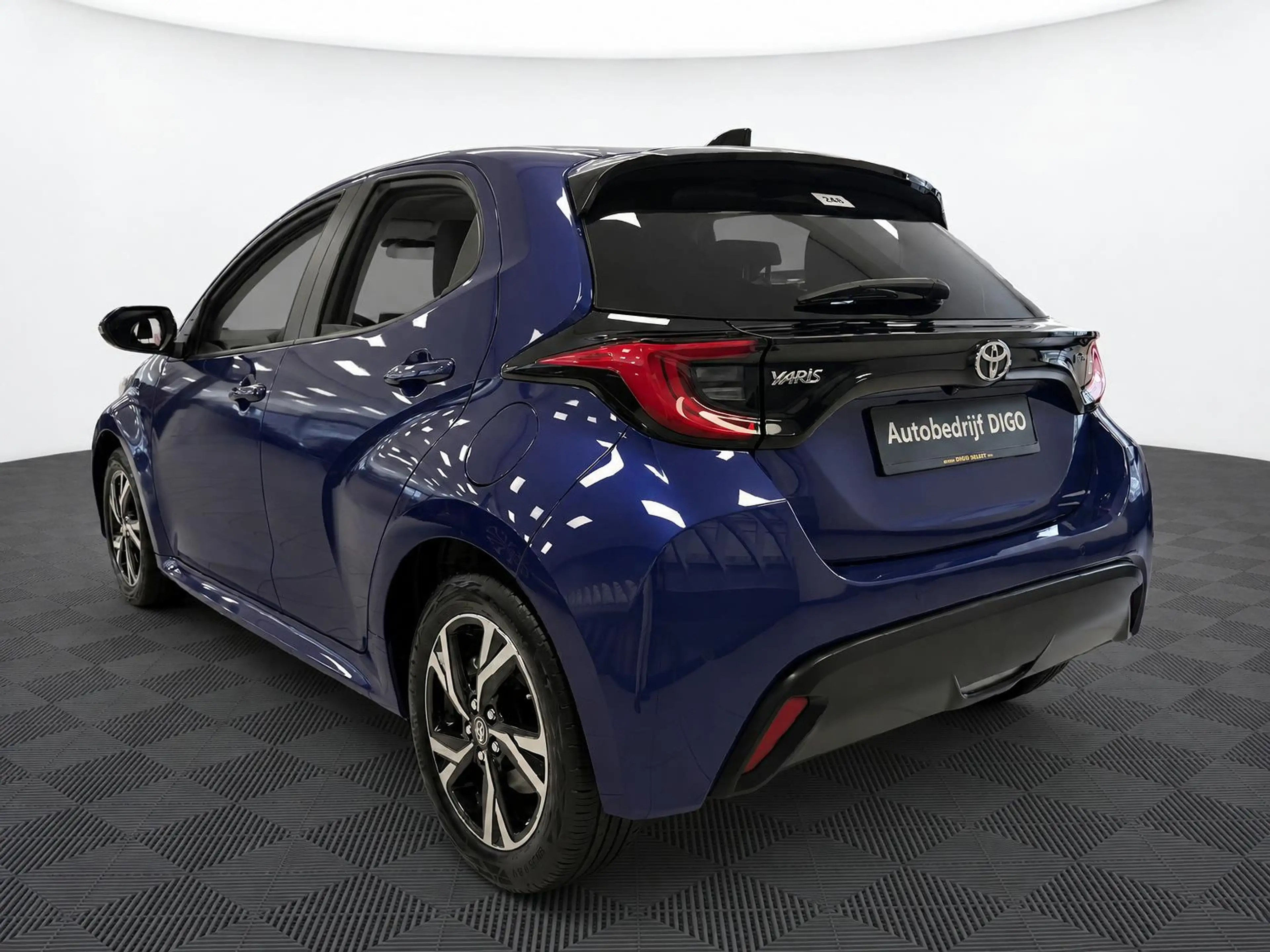 Toyota Yaris 1.5 HYBRID DYNAMIC-PACK GARANTIE TOT 2035 BLIND SP — photo 9
