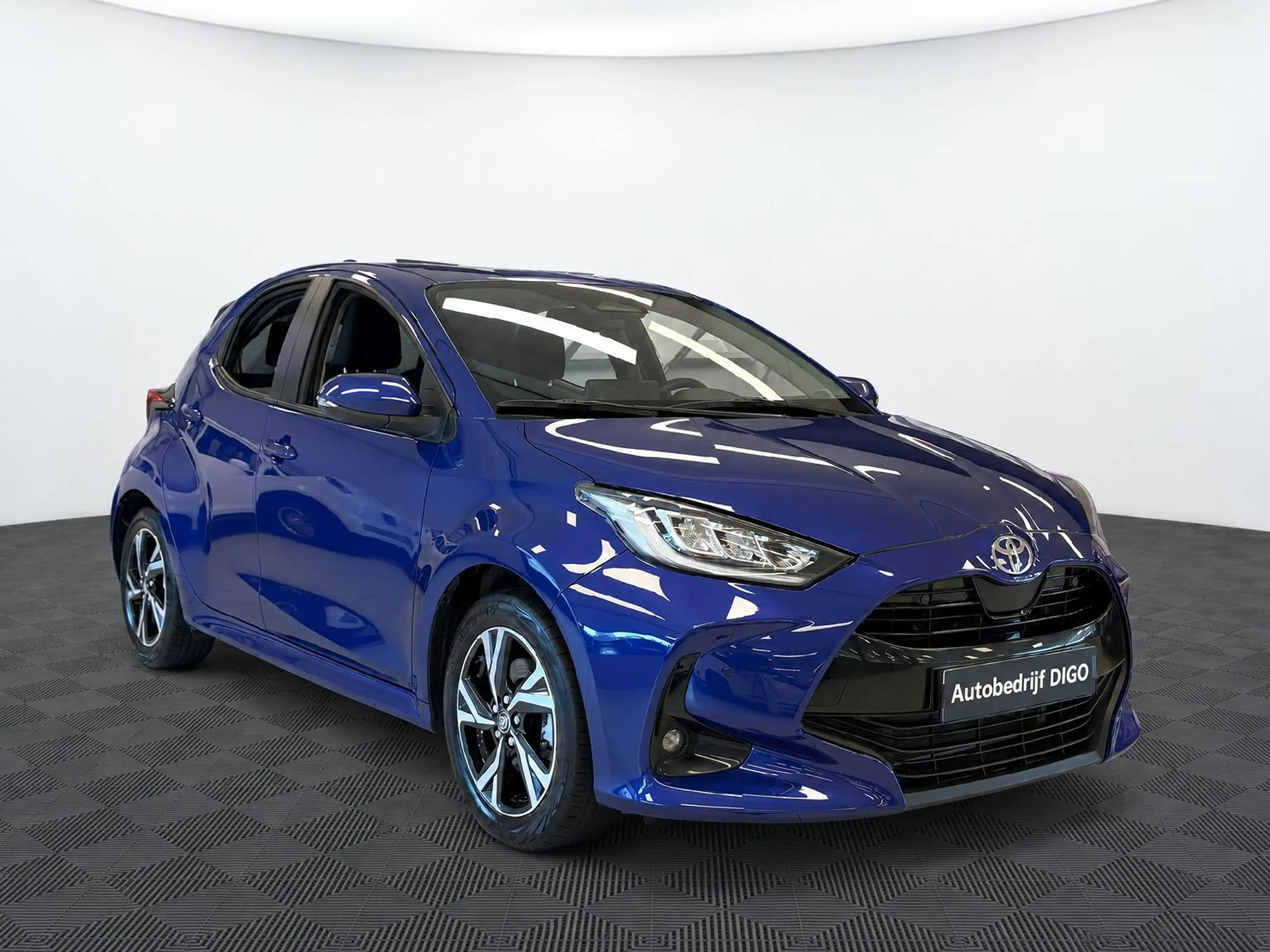 Toyota Yaris 1.5 HYBRID DYNAMIC-PACK GARANTIE TOT 2035 BLIND SP — photo 3