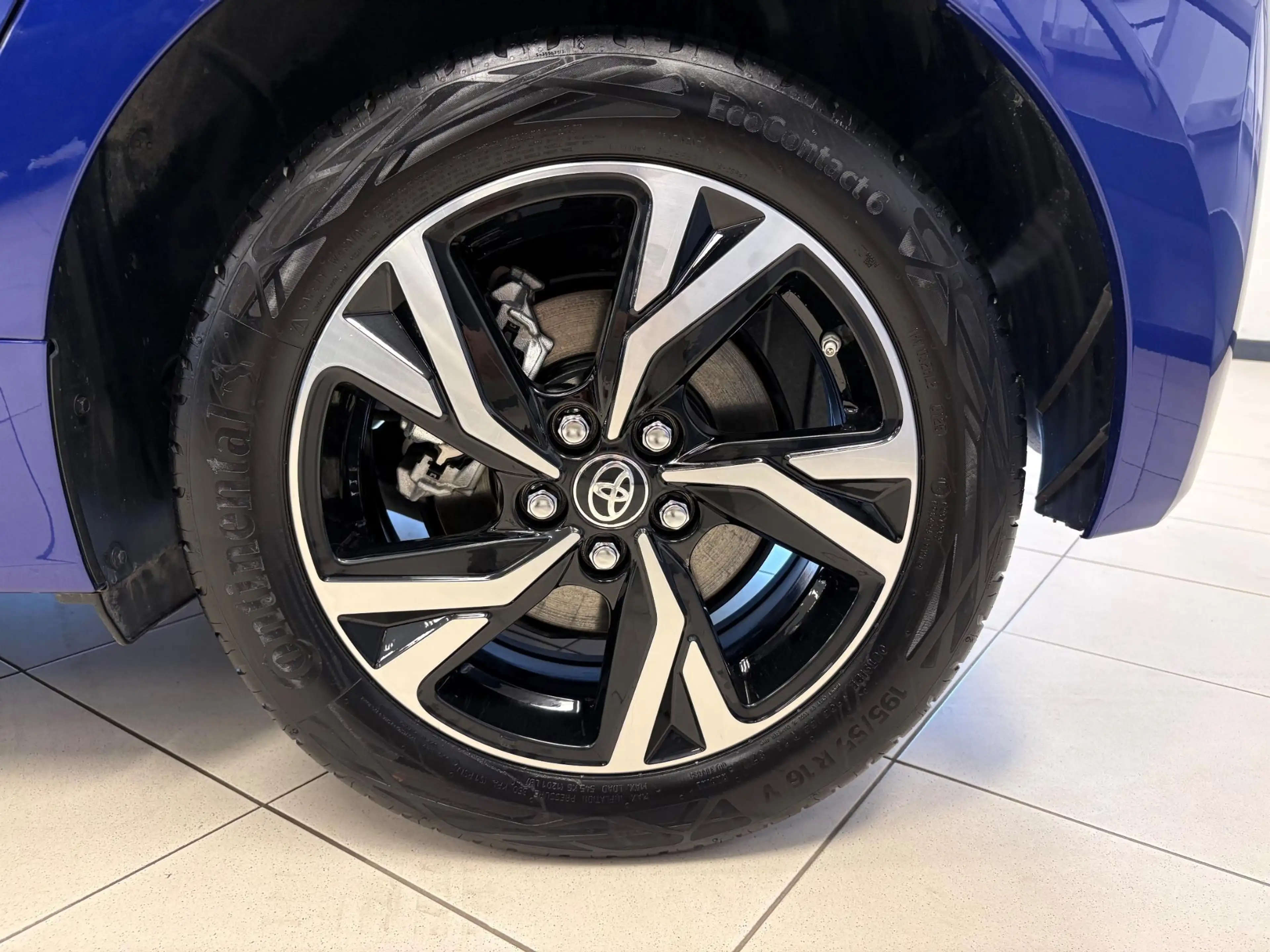 Toyota Yaris 1.5 HYBRID DYNAMIC-PACK GARANTIE TOT 2035 BLIND SP — photo 32