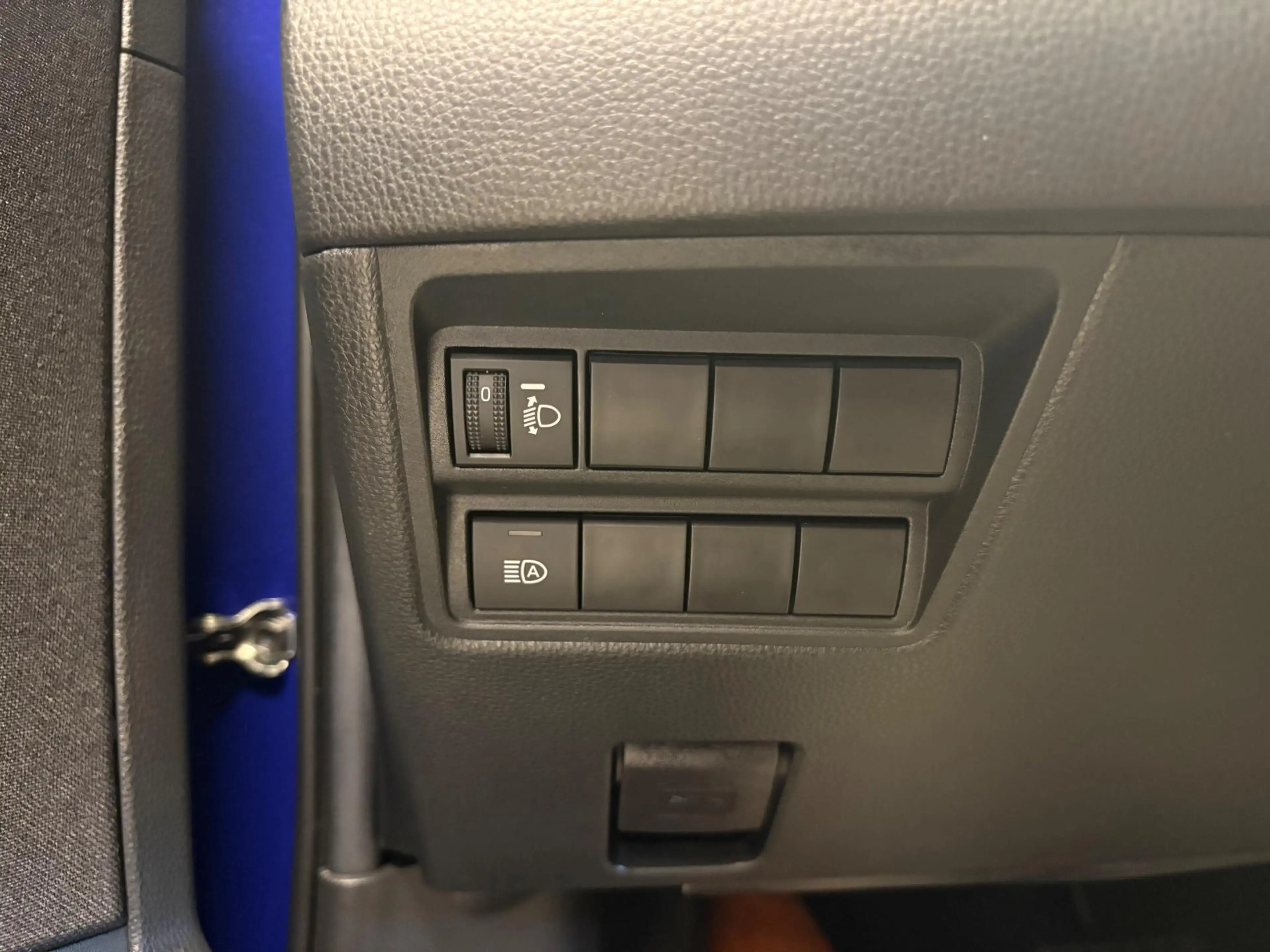Toyota Yaris 1.5 HYBRID DYNAMIC-PACK GARANTIE TOT 2035 BLIND SP — photo 27