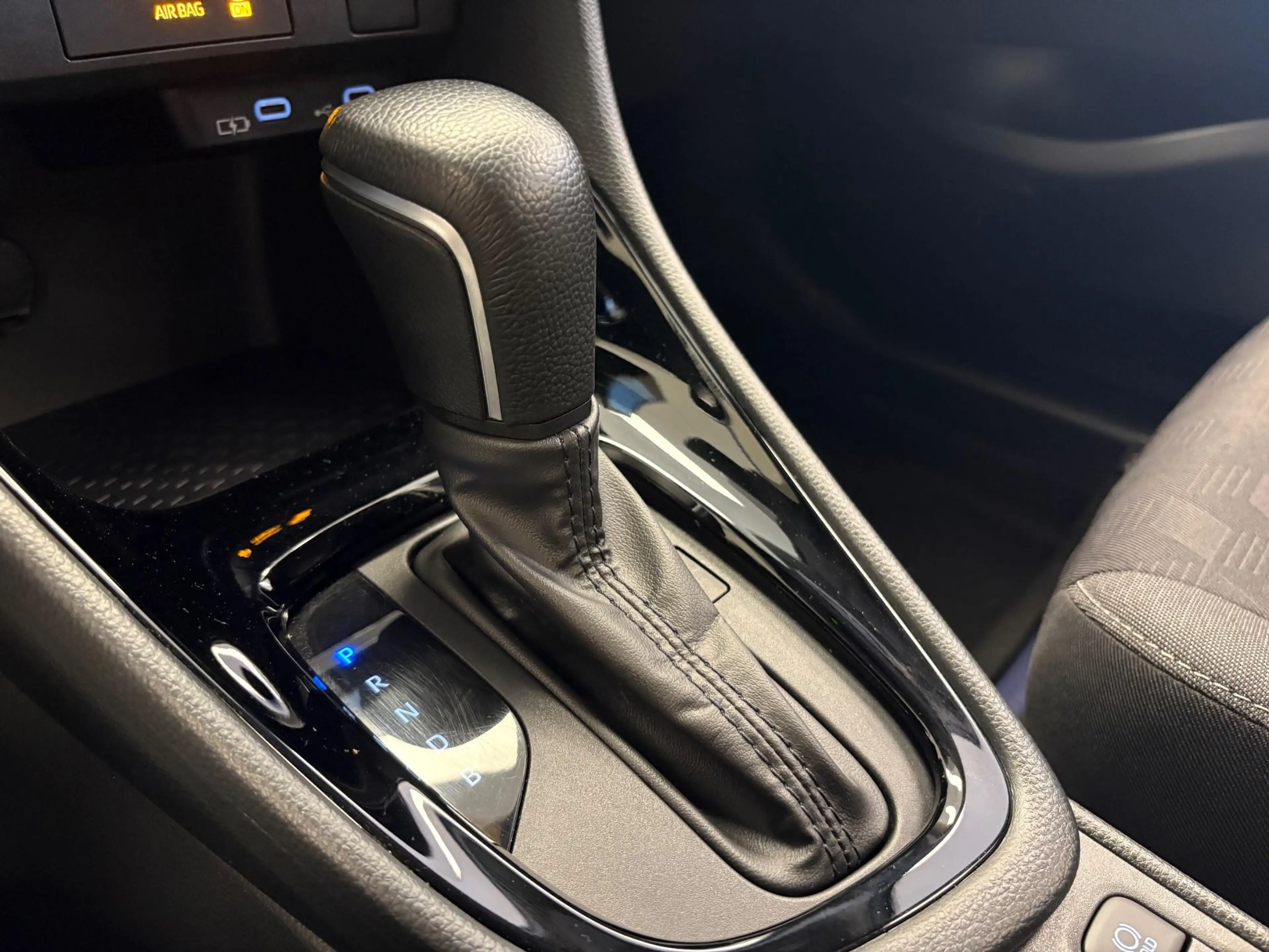 Toyota Yaris 1.5 HYBRID DYNAMIC-PACK GARANTIE TOT 2035 BLIND SP — photo 24