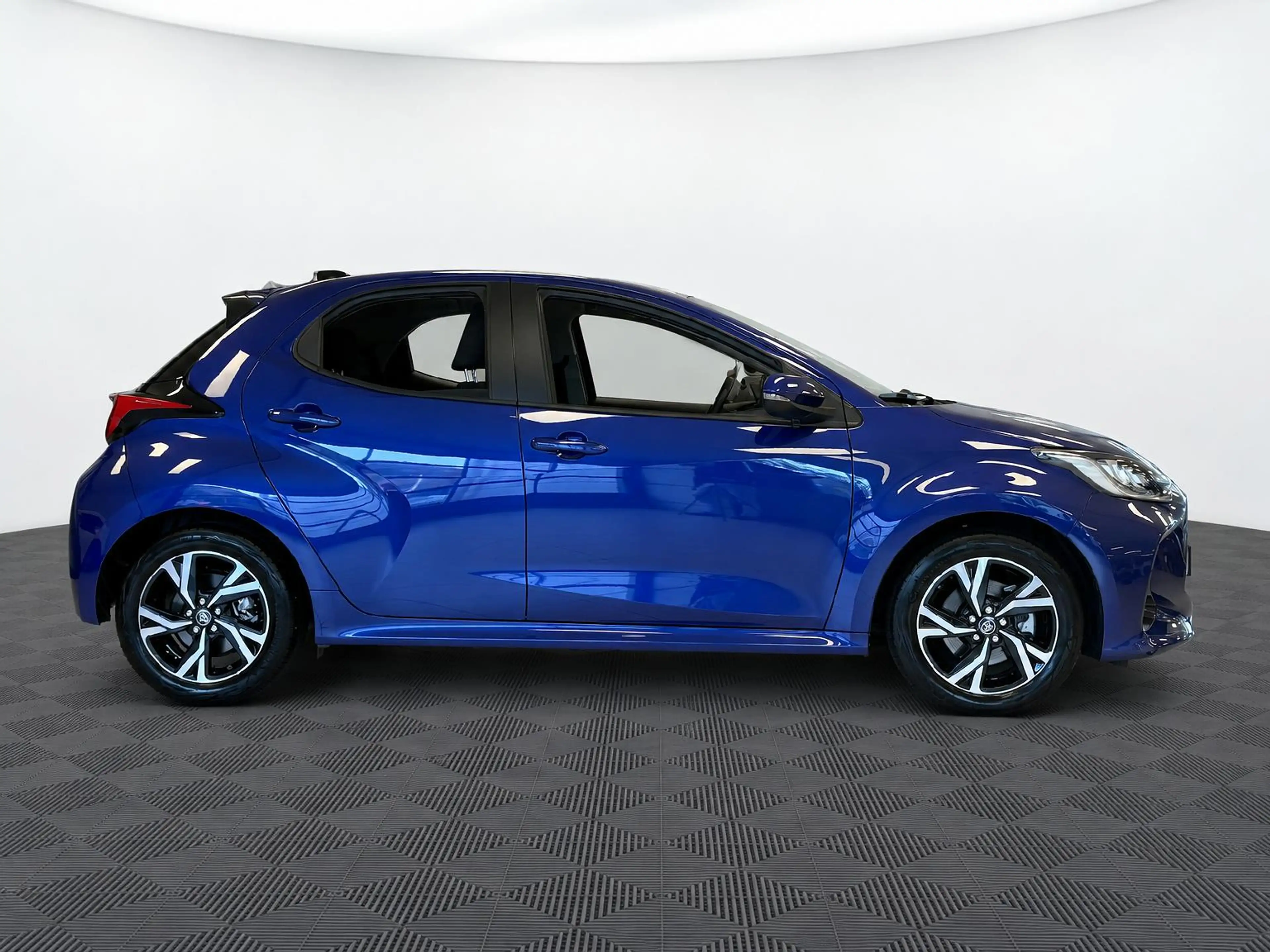 Toyota Yaris 1.5 HYBRID DYNAMIC-PACK GARANTIE TOT 2035 BLIND SP — photo 6