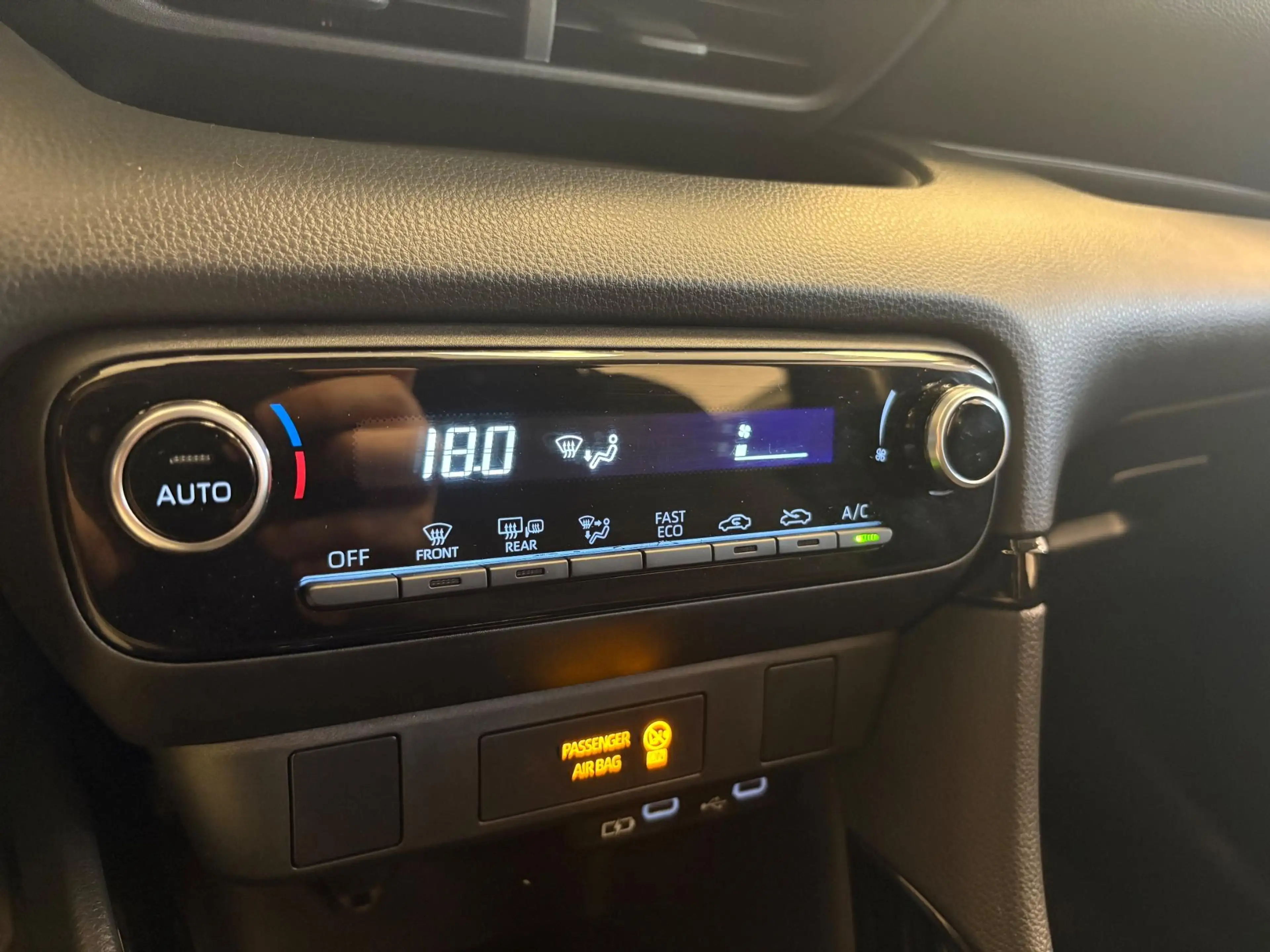 Toyota Yaris 1.5 HYBRID DYNAMIC-PACK GARANTIE TOT 2035 BLIND SP — photo 22