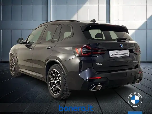 BMW X3 view 8