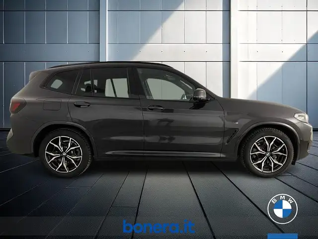 BMW X3 view 5