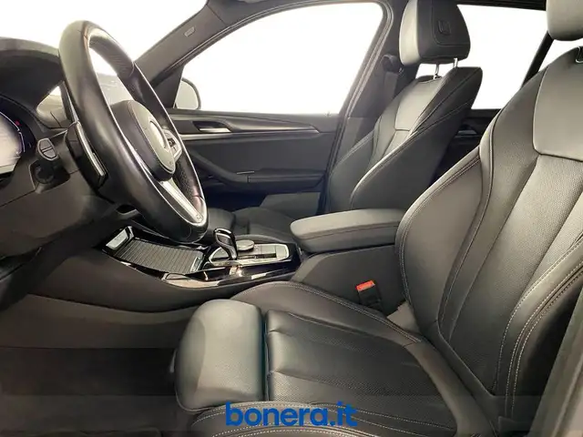 BMW X3 view 14