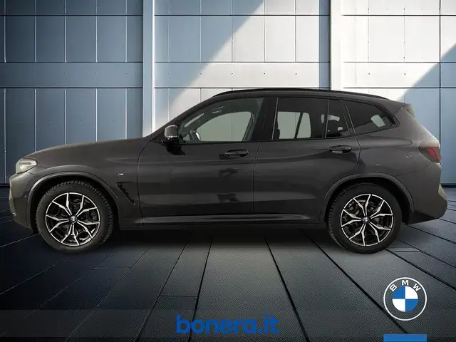 BMW X3 view 9