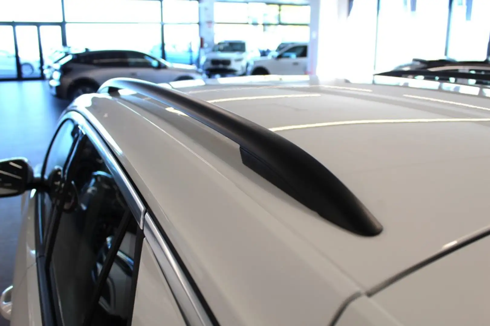 Volkswagen T-Roc 1.5 TSI 150 CV DSG Life Bianco - 2