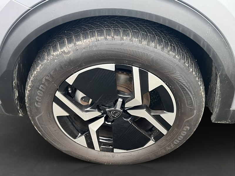 Peugeot 2008 Allure PureTech 130 EAT8 — photo 7