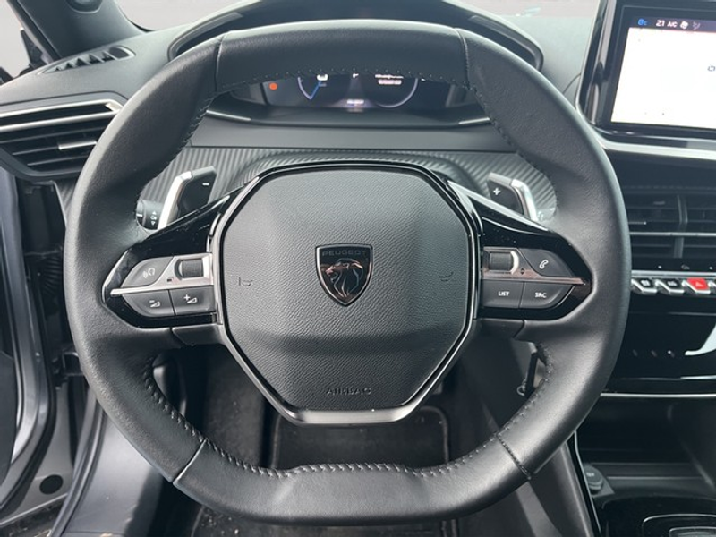 Peugeot 2008 Allure PureTech 130 EAT8 — photo 13