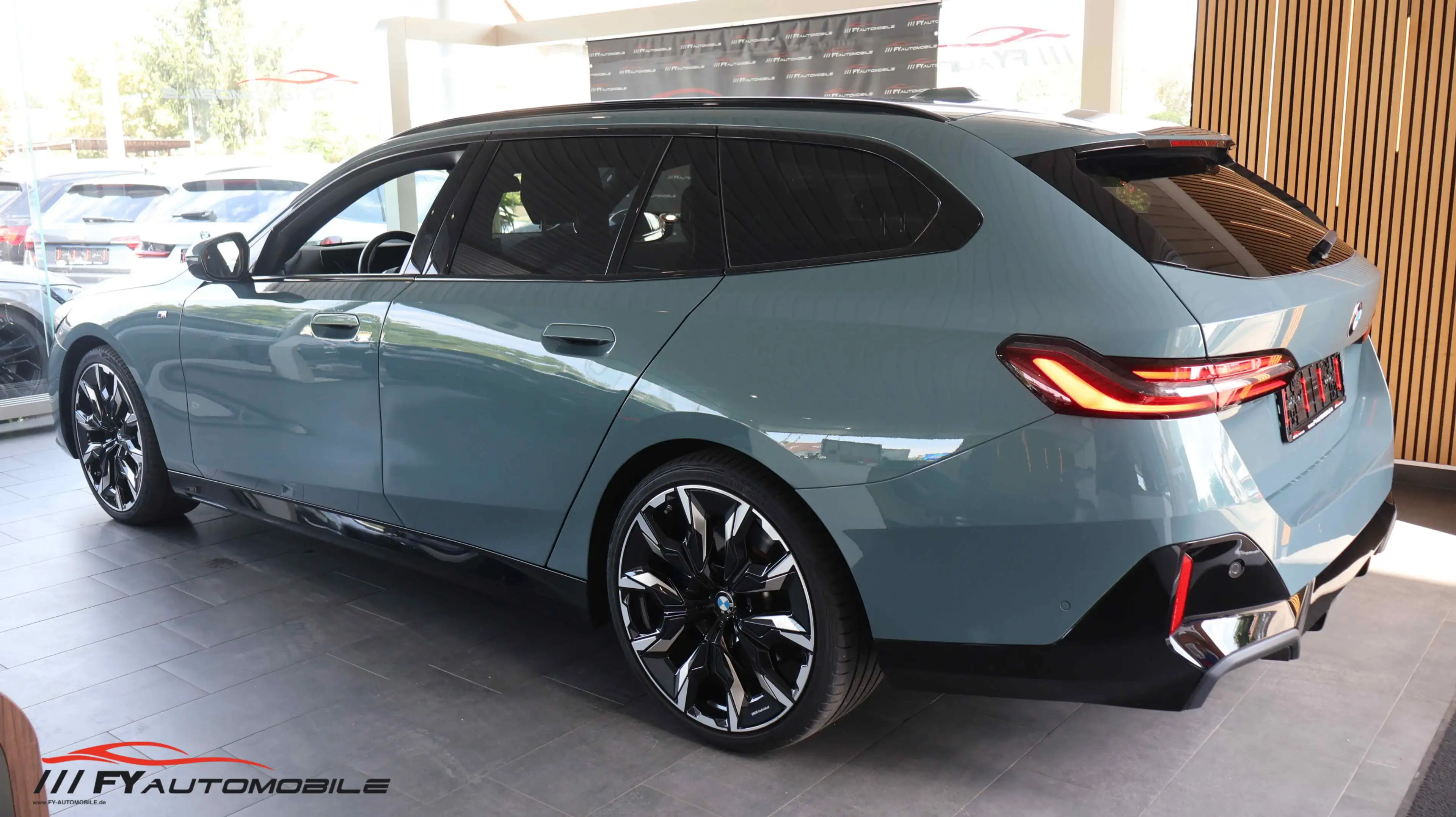 BMW 540 540 d xDrive M Sport Pro* Individual* — photo 4