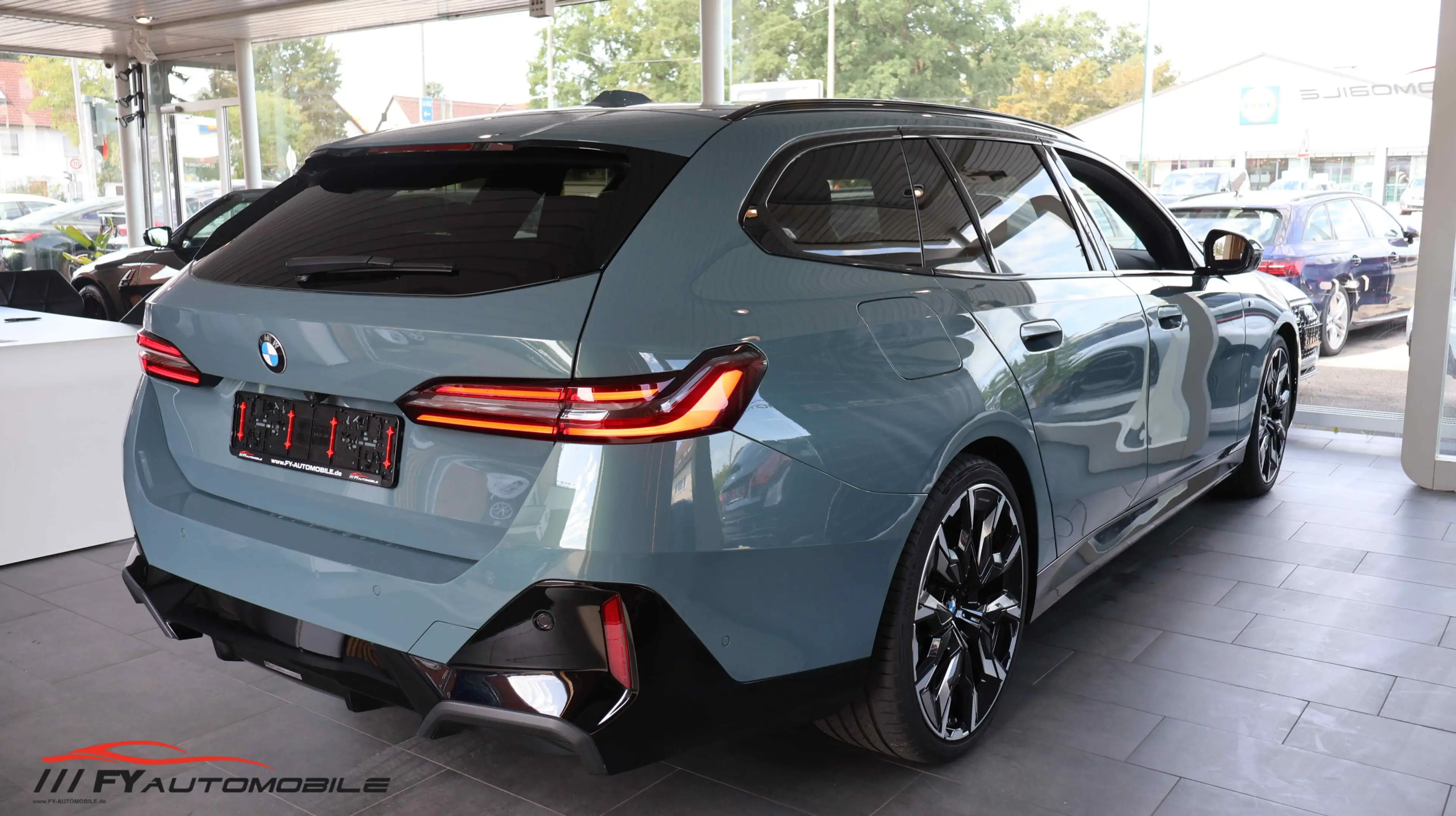 BMW 540 540 d xDrive M Sport Pro* Individual* — photo 9