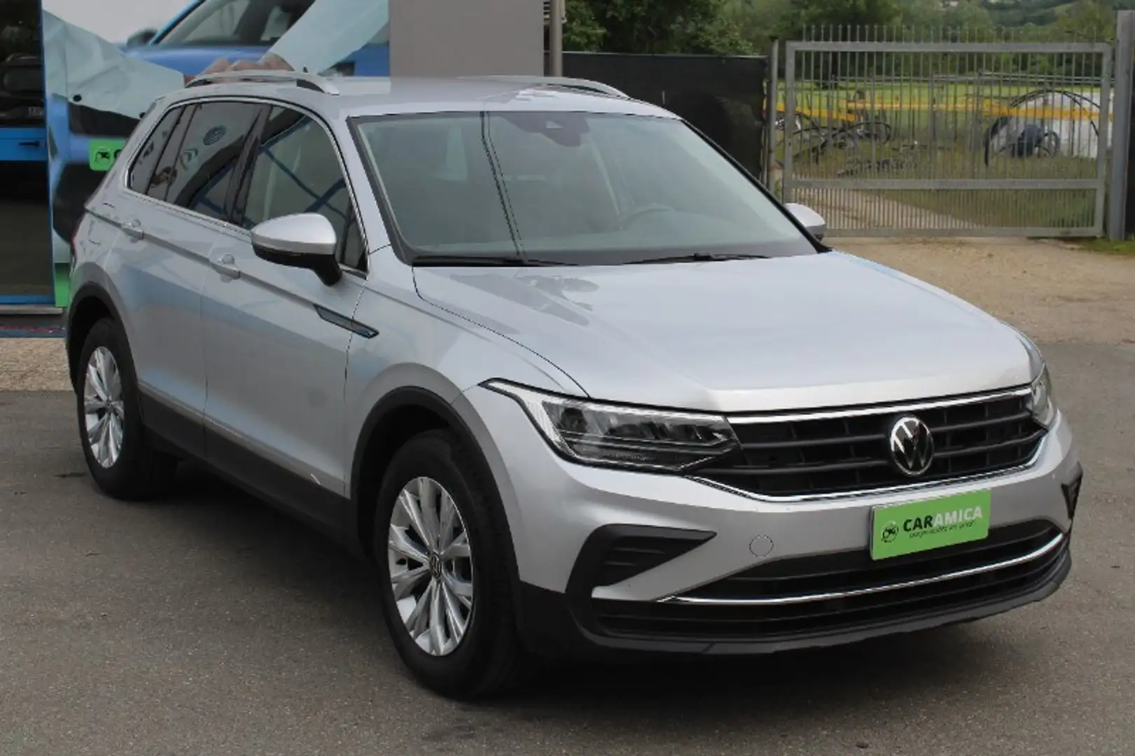 Volkswagen Tiguan Tiguan 2.0 TDI 150 CV SCR DSG Life Gris - 2