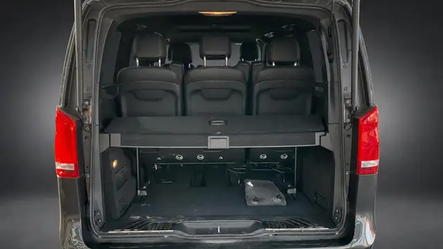 Mercedes-Benz V 300 view 7