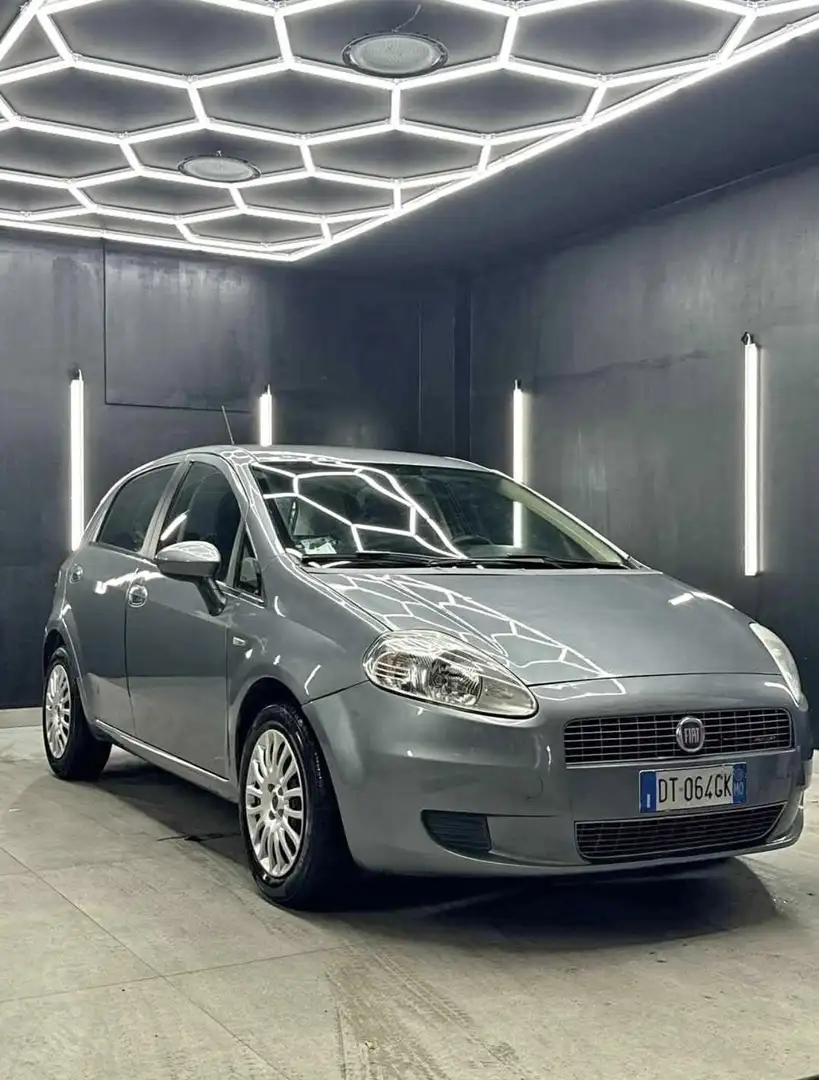 Fiat Grande Punto 1.3 Multijet 16V Emotion - 1