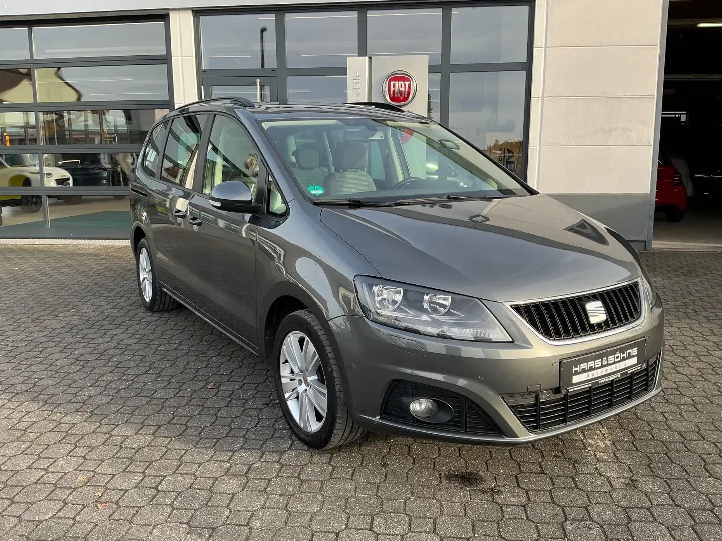 SEAT Alhambra 2.0 TDI Eco Style *NAVI/AHK/1. Hand* Grau - 1