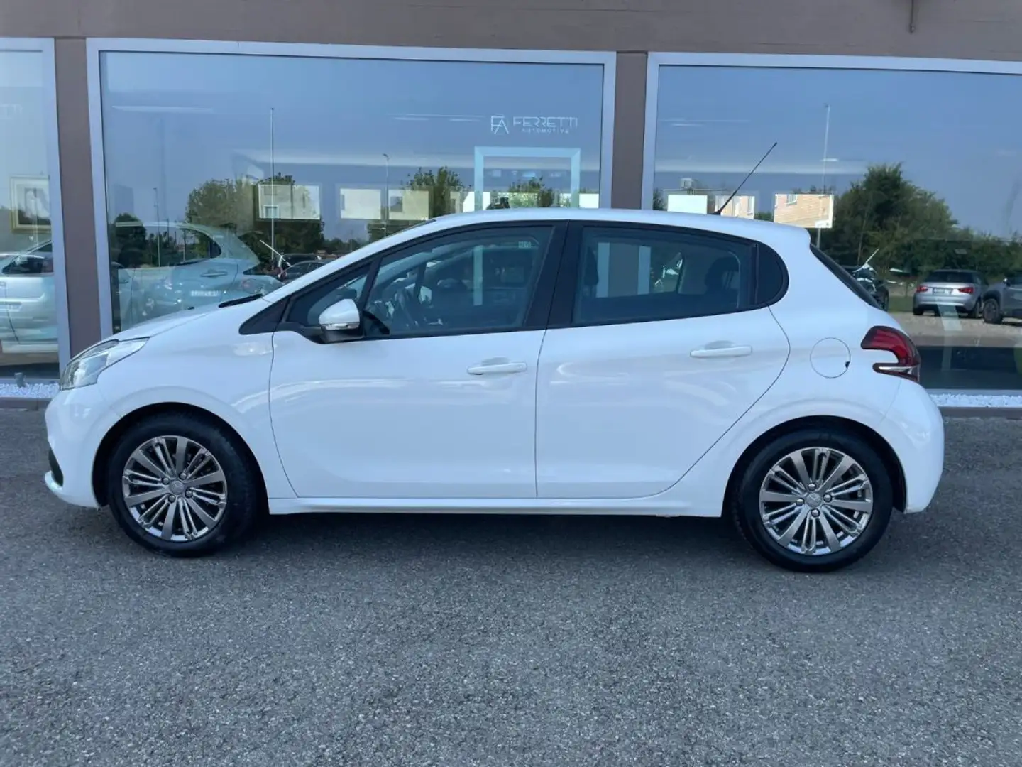 Peugeot 208 1° serie PureTech 82 5 porte Allure Bianco - 2