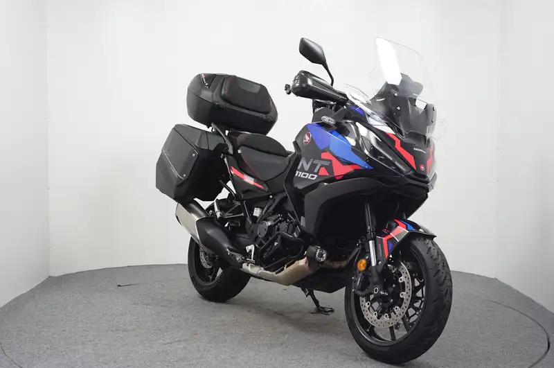 Honda NT 1100 - foto 2