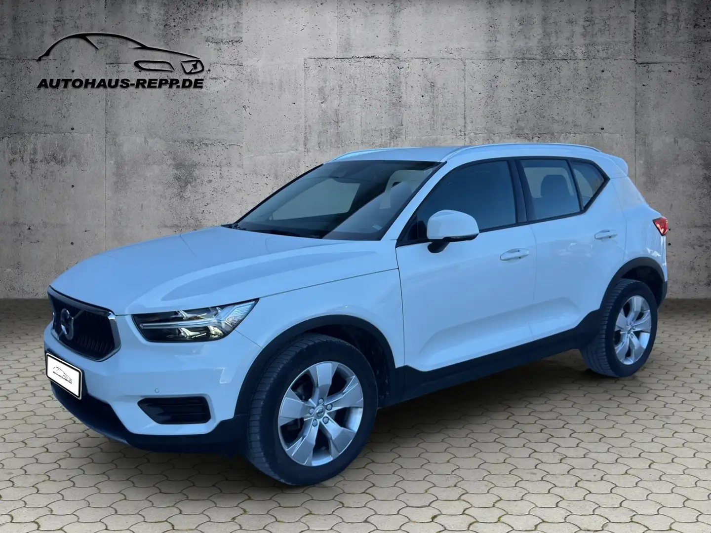 Volvo XC40 T3 Momentum Pro *Winter- & Parkassistenz-Paket Beyaz - 1
