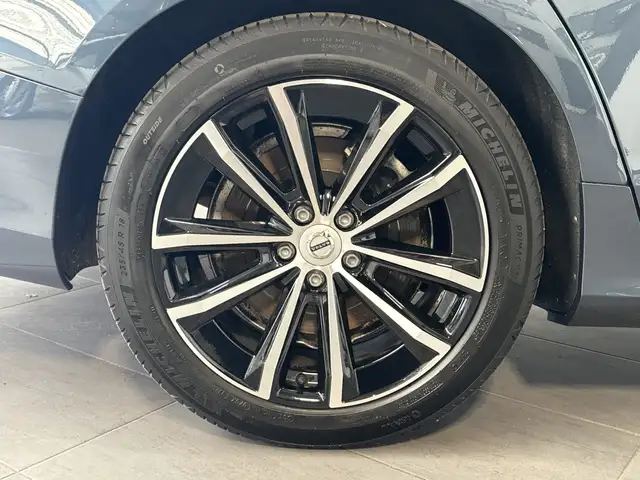 Volvo V60 view 3