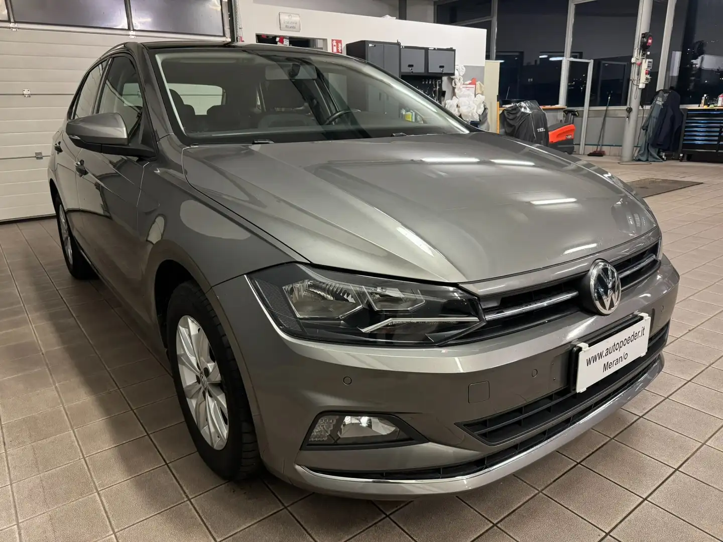 Volkswagen Polo 1.6 TDI 95 CV DSG 5p. Highline BlueMotion Tech. Gris - 2