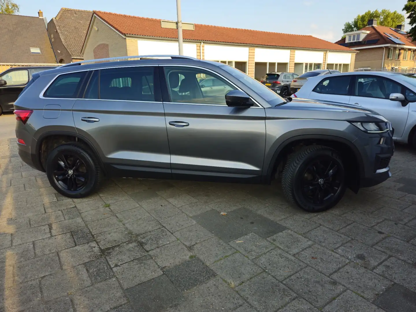 Skoda Kodiaq 1.5 TSI Business Edition Grijs - 2