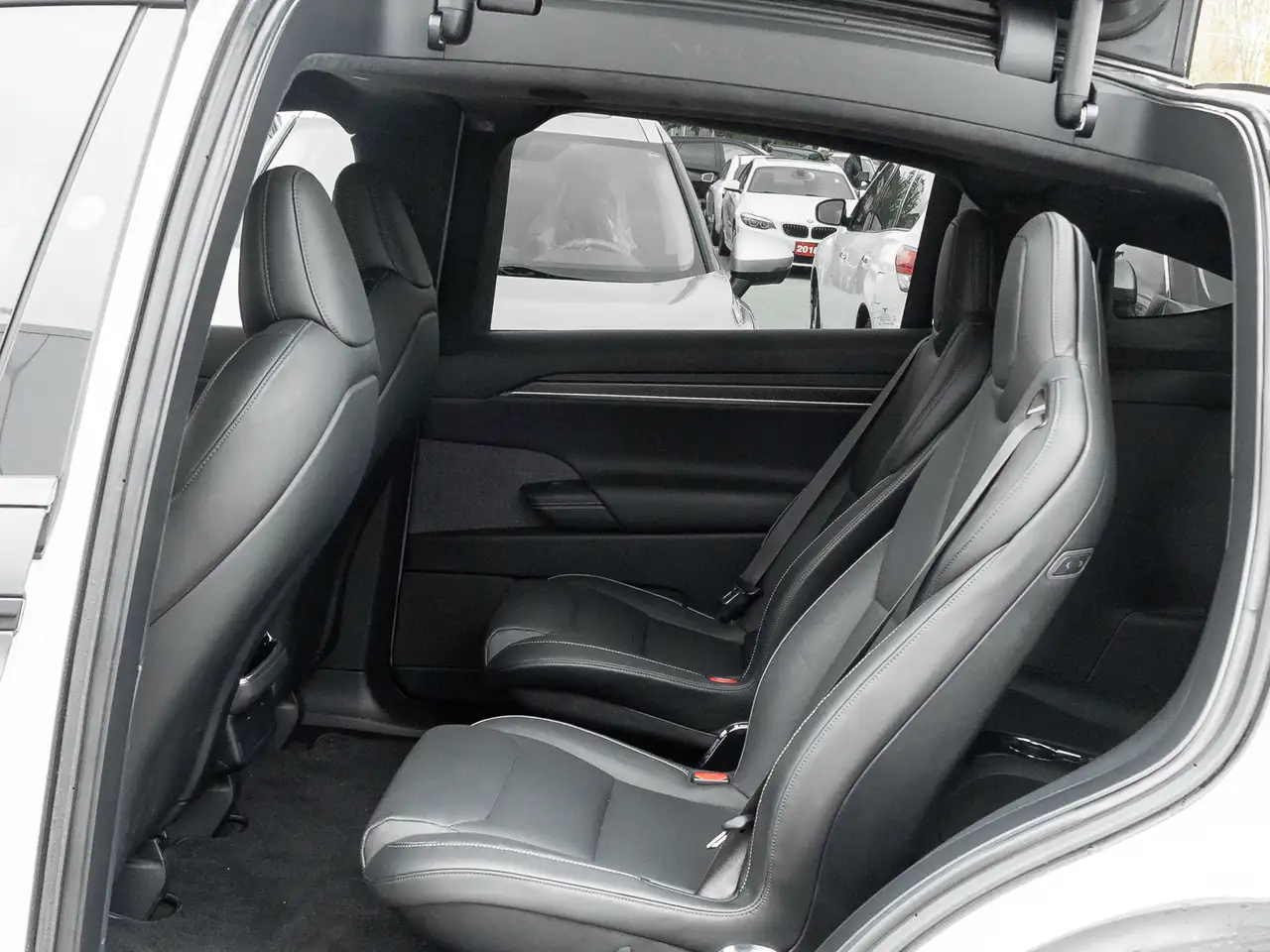Tesla Model X снимка Tesla Model X