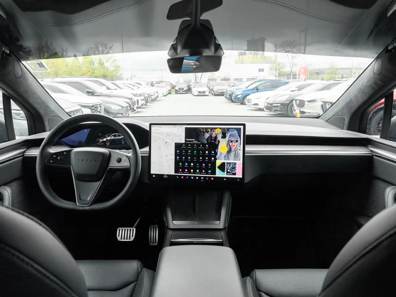 Tesla Model X снимка Tesla Model X