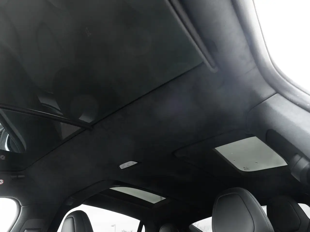 Tesla Model X снимка Tesla Model X