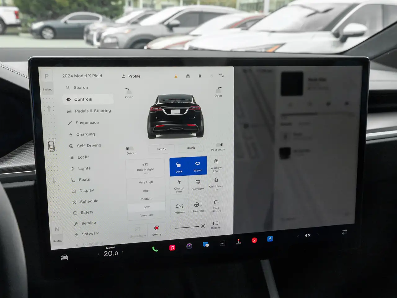 Tesla Model X снимка Tesla Model X
