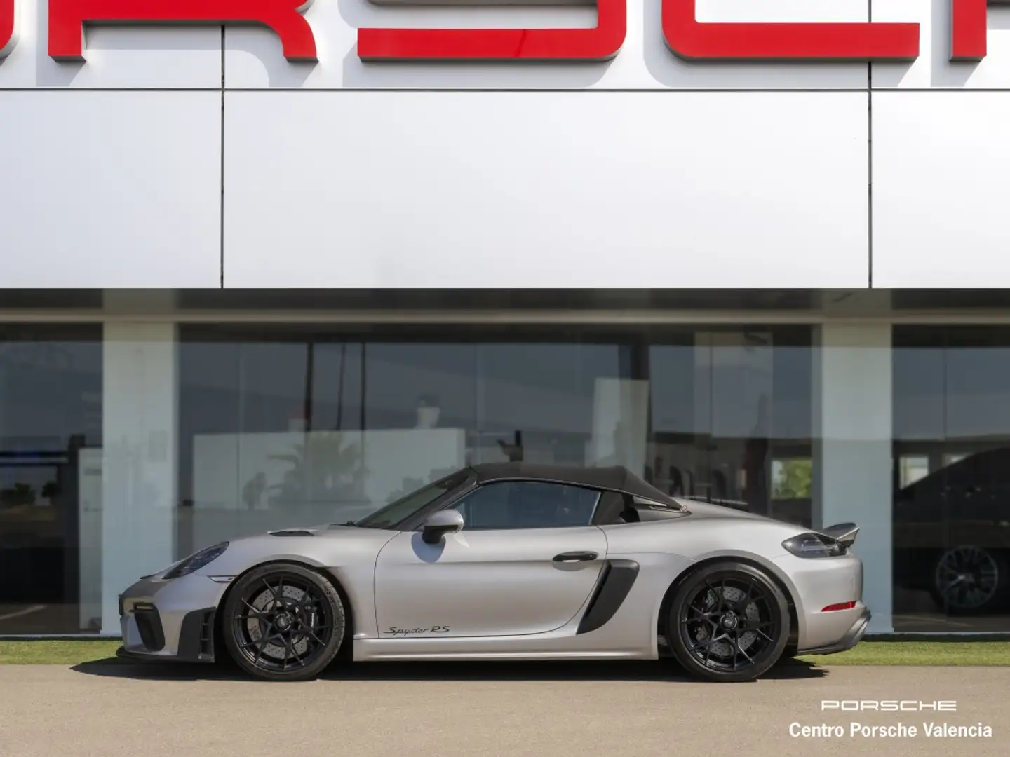Porsche 718 Spyder RS PDK Grau - 2