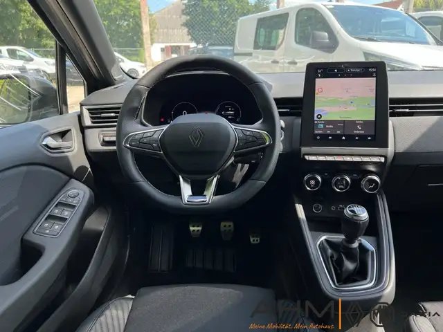 Renault Clio view 15