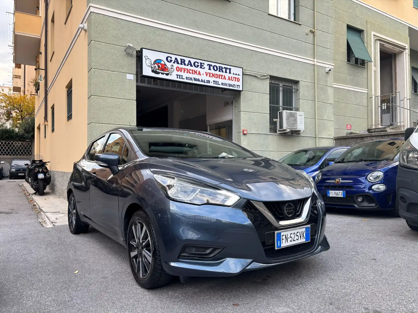 Nissan Micra Micra 1.0L 12V 5 porte Business Grigio - 1