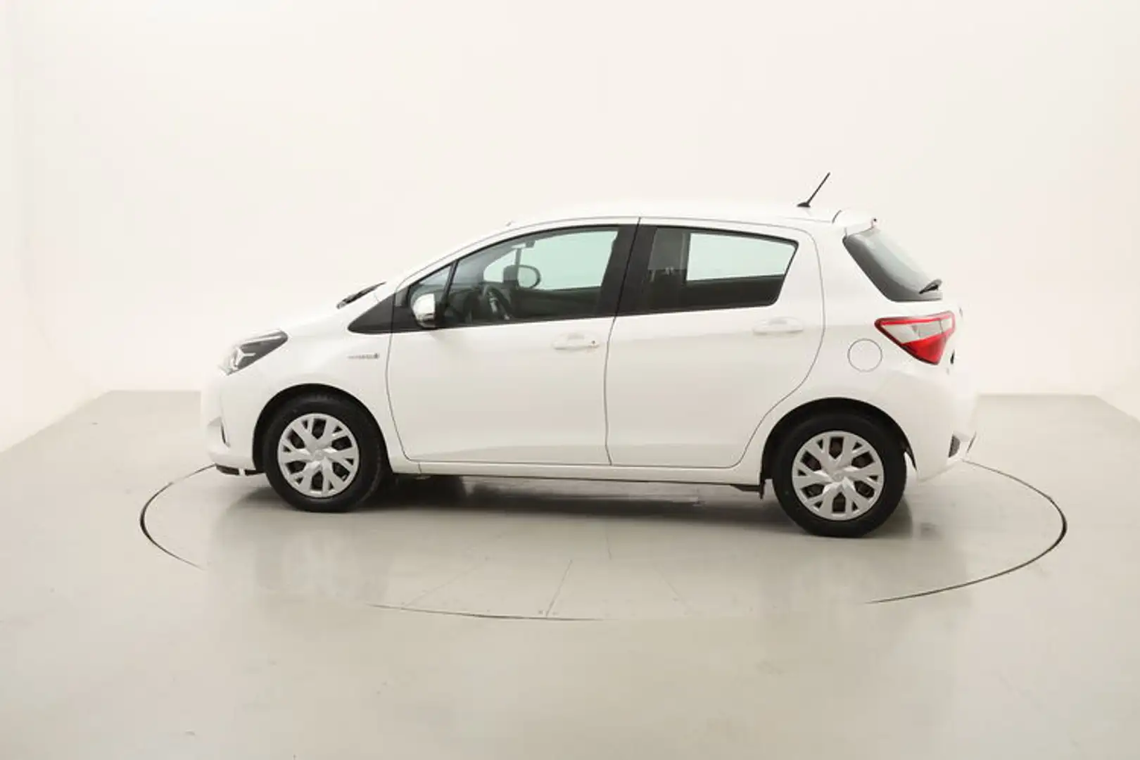 Toyota Yaris Hybrid Business 1.5 Full Hybrid 101CV Bianco - 2