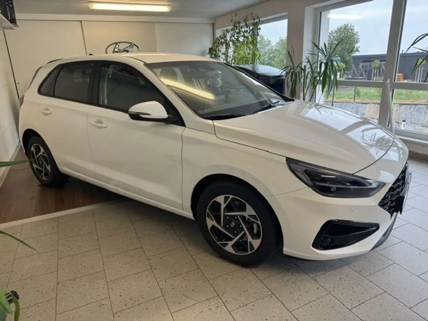 Hyundai i30 1,0 TGDI Go! Weiß - 1