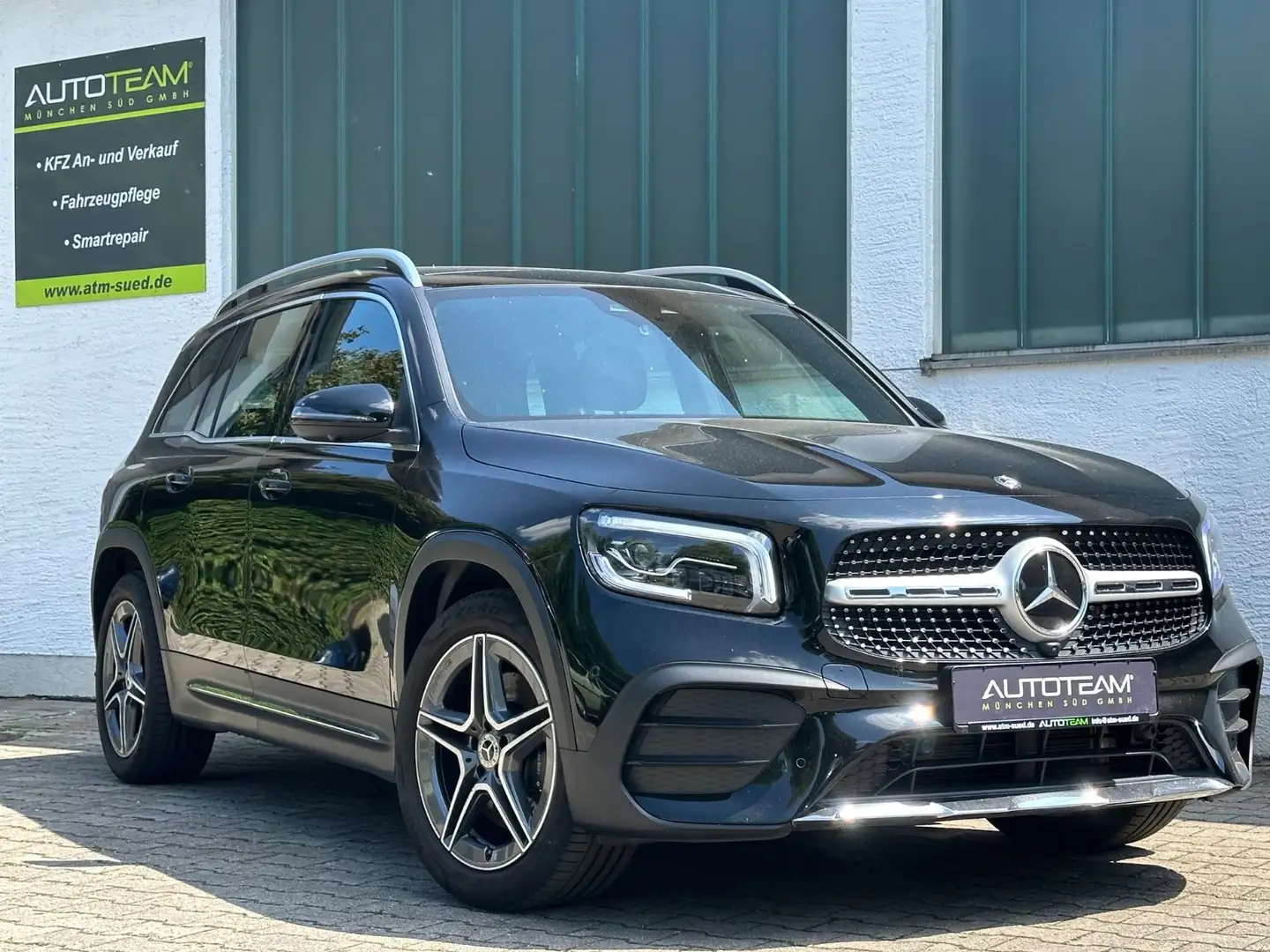 Mercedes-Benz GLB 250 4Matic*AMG-SPORT*PANO*LEDER*AHK* Schwarz - 1