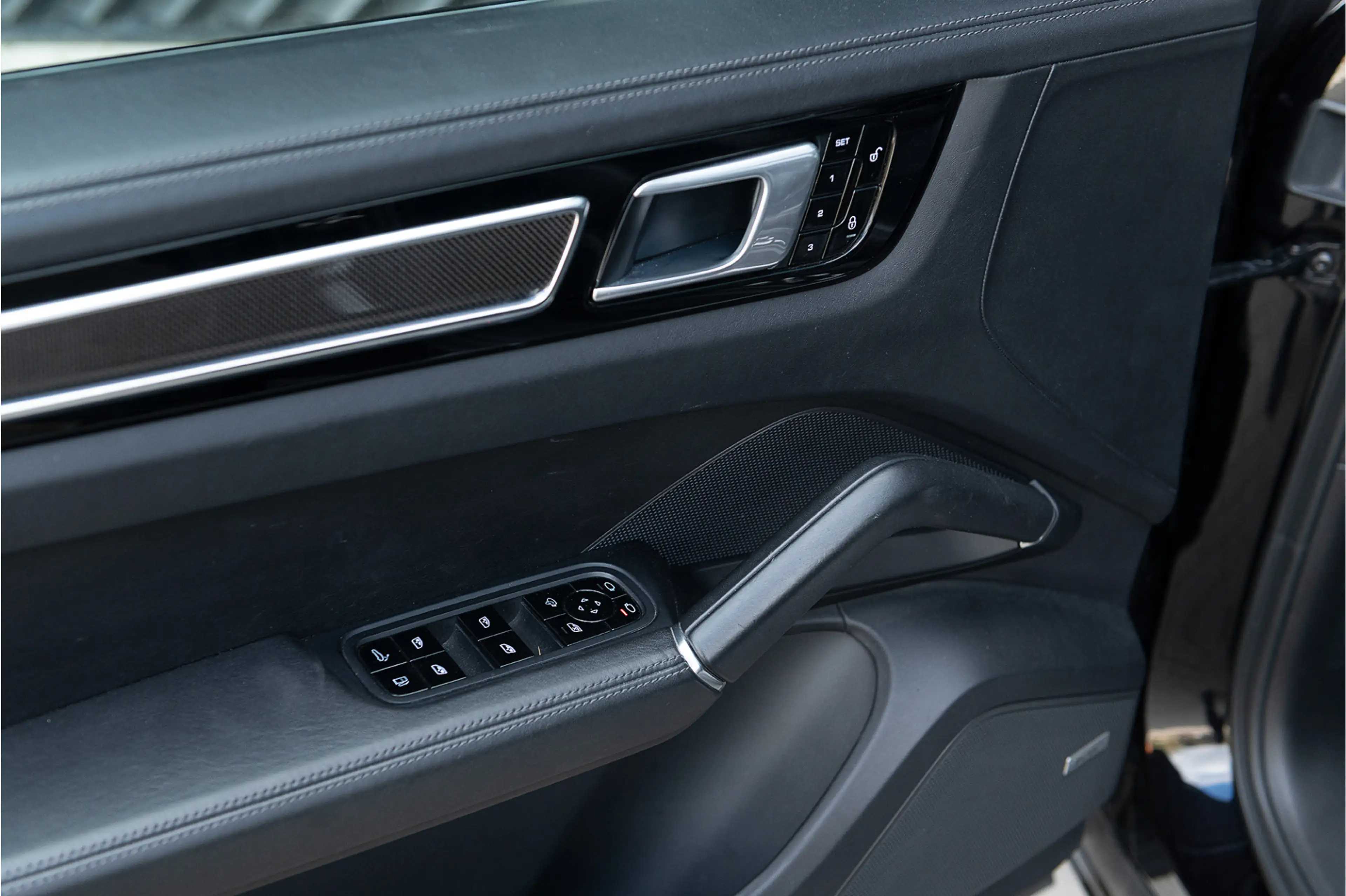 Porsche Cayenne 3.0 E-Hybrid ACC Pano PDLS+ GTS Stoelvent. Sport C — photo 30