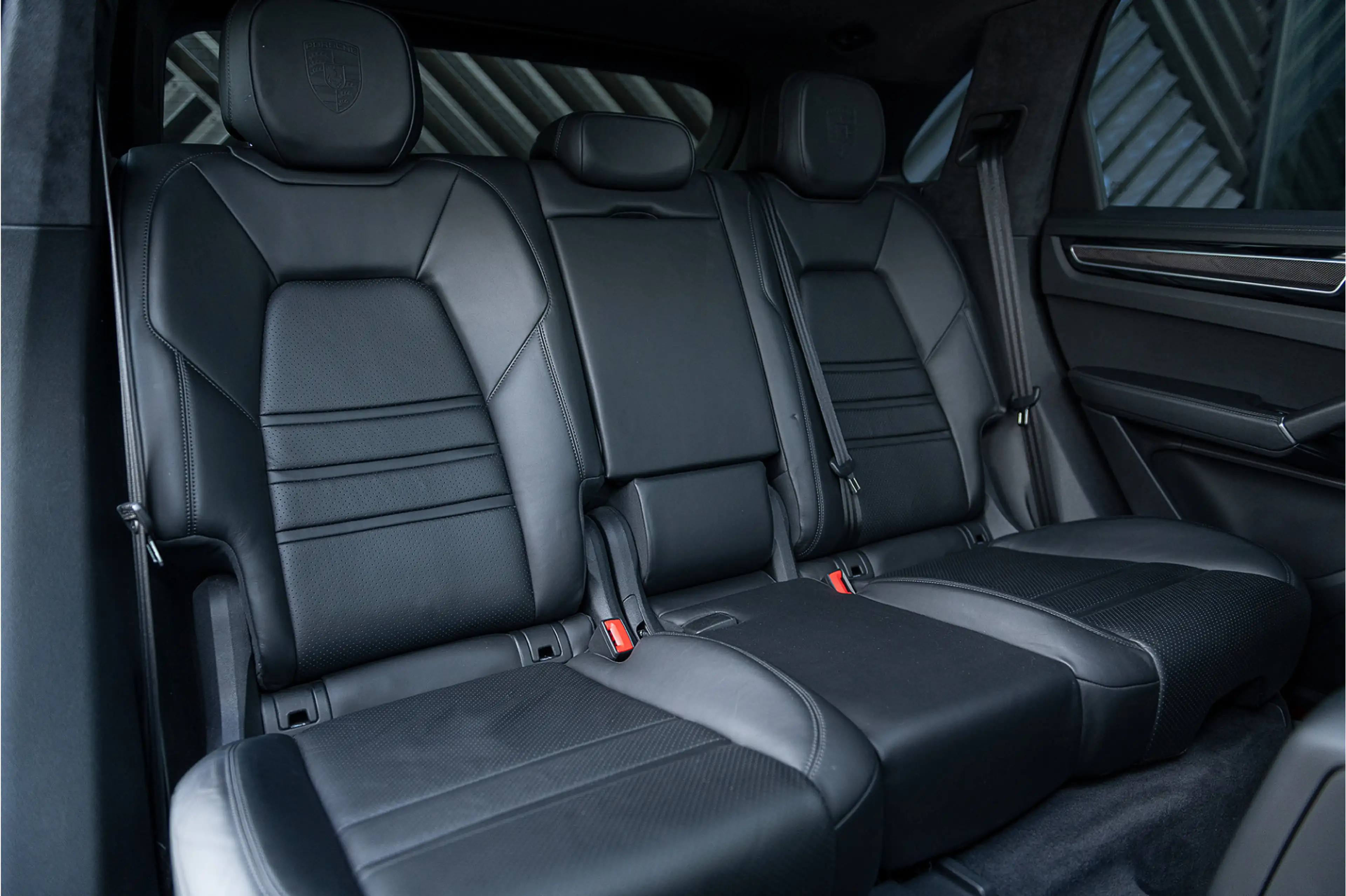Porsche Cayenne 3.0 E-Hybrid ACC Pano PDLS+ GTS Stoelvent. Sport C — photo 12