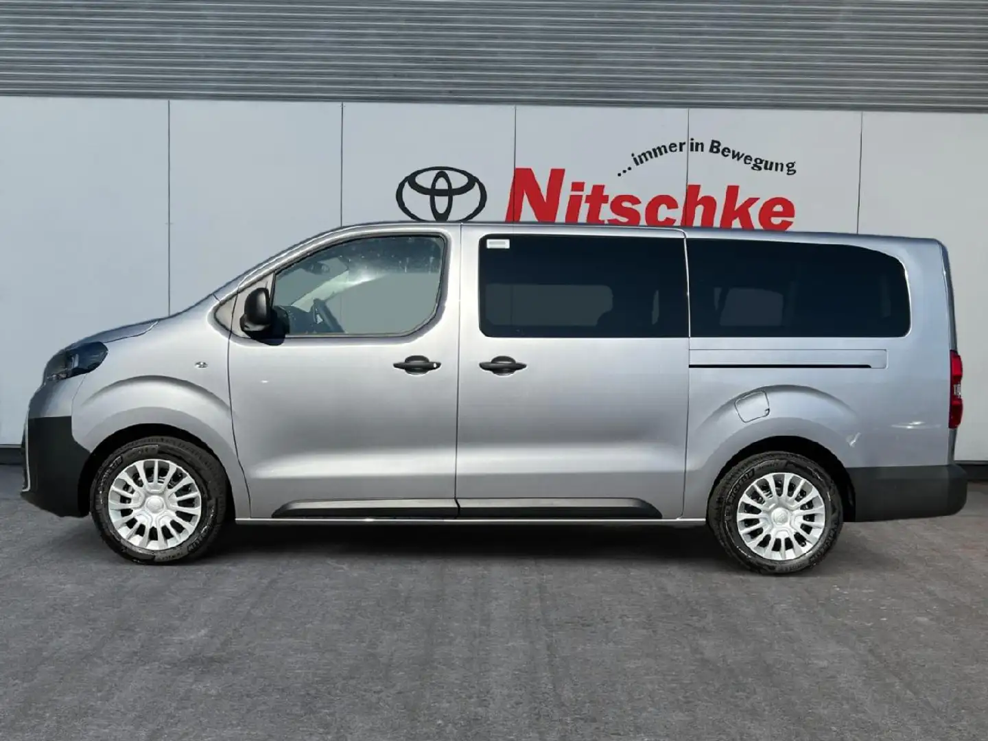 Toyota Proace L2 Comfort Grau - 2