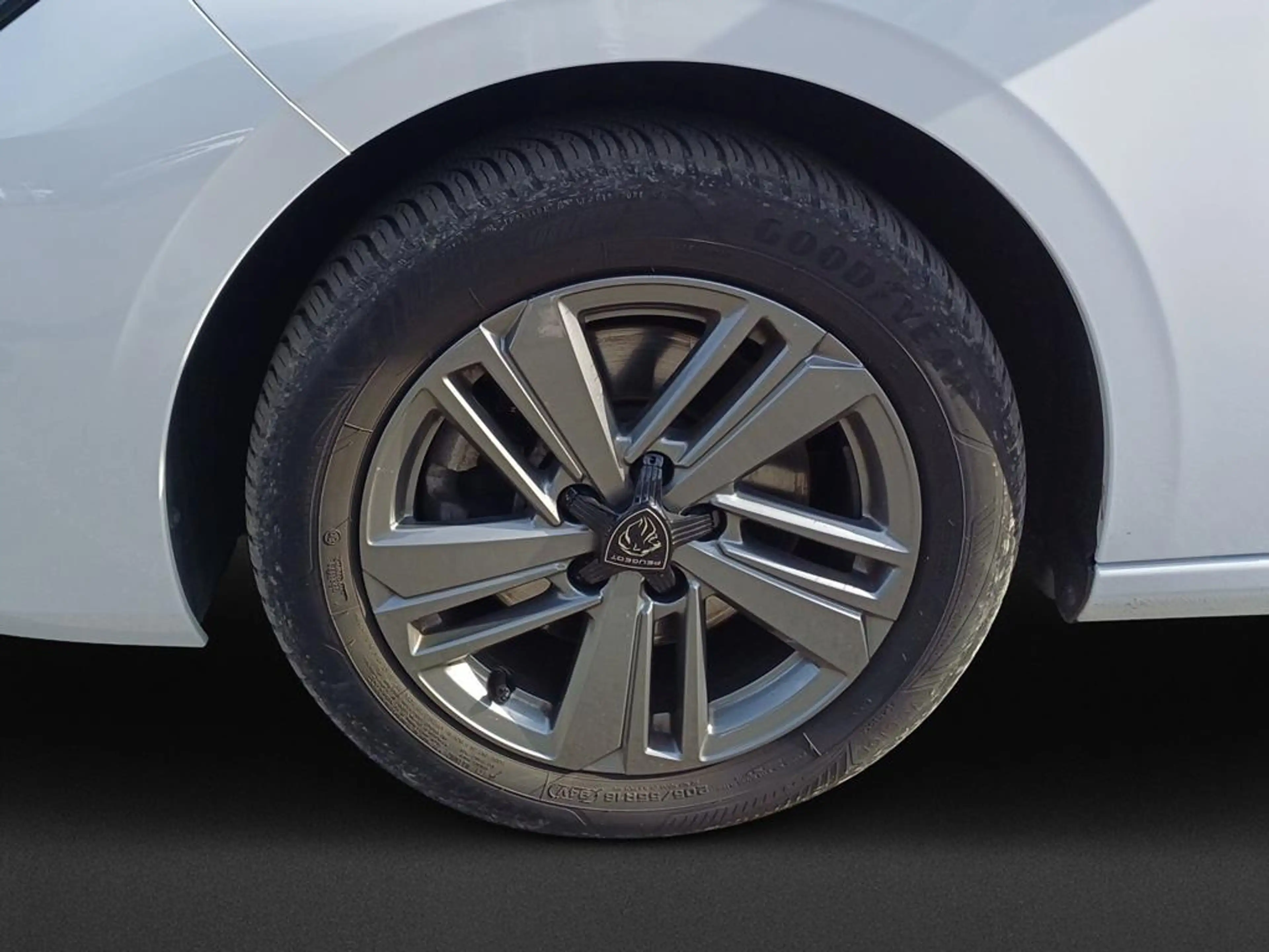 Peugeot 308 Allure — photo 8