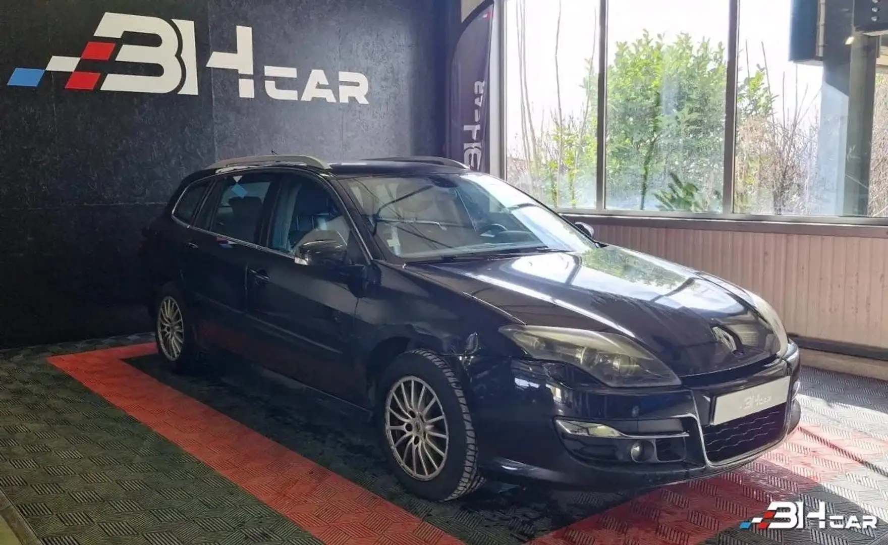 Renault Laguna ESTATE 2.0 DCI 130 BOSE EDITION Schwarz - 1