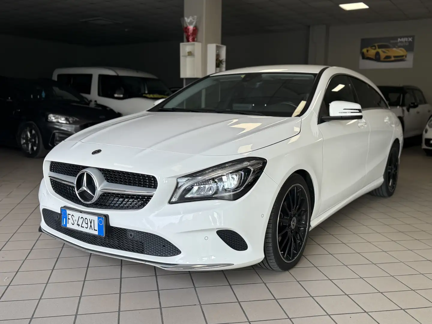 Mercedes-Benz CLA 200 Shooting Brake d Premium 4matic auto FL - 1